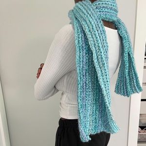 Crotchet scarf